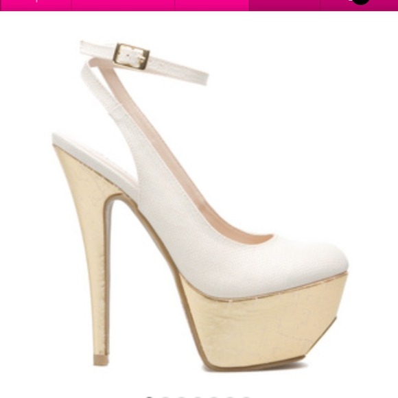 Sadhbh white faux cork pump from shoedazzle