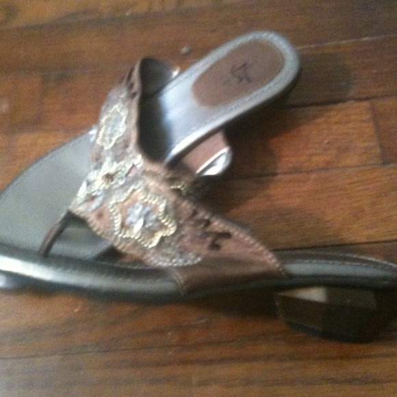 Sandals - Picture 2 of 3