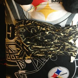 Beautiful new black and gold dress