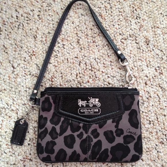 ❌❌SOLD❌❌ Authentic Coach Cheetah Print Wristlet!