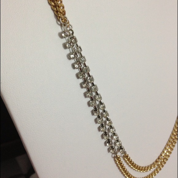 BCBG Diamond Chain Gold Necklace NWT - Picture 4 of 4