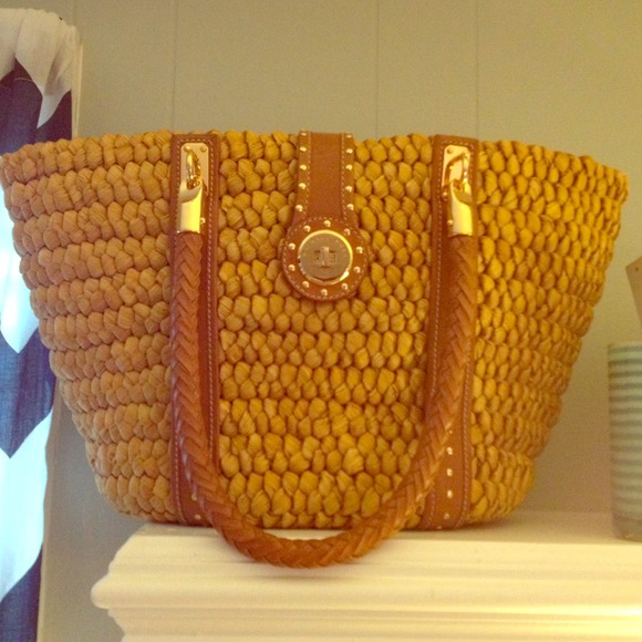 Michael Kors Handbags - Michael Kors tote