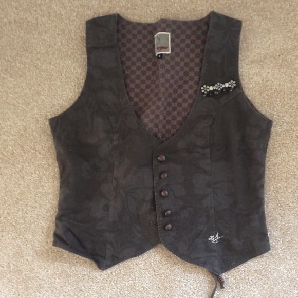 Vest + brooch!