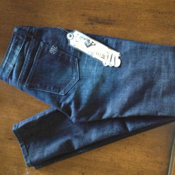 Brand new Miss Me Skinny jeans!