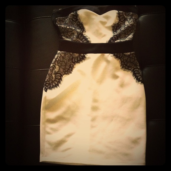 Lucy Dresses & Skirts - White with lace printing body con dress