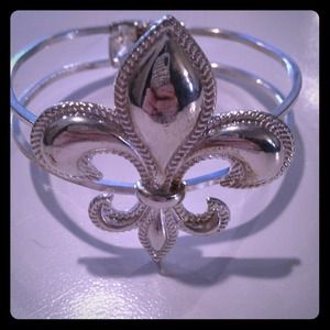 Fleur de lis cuff braclet