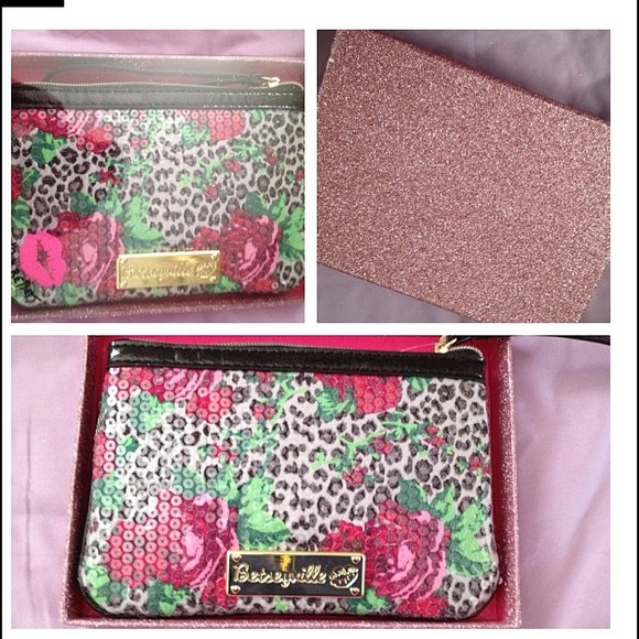 Betsey Johnson Handbags - REDUCED💥💥Betsey Johnson Sequin Wristlet NWT