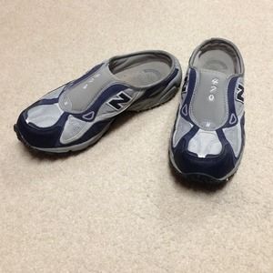 ⛔SOLD⛔New Balance slip on sneakers