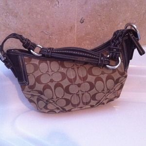 Authentic Coach logo hobo