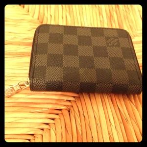Louis Vuitton damier canvas zippy coin purse