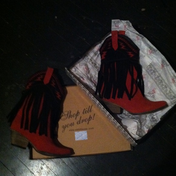 NEW never worn Red & Black Cowboy Boots