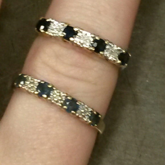 (REDUCED) Beautiful Sapphire and Diamond Ring - Picture 2 of 4