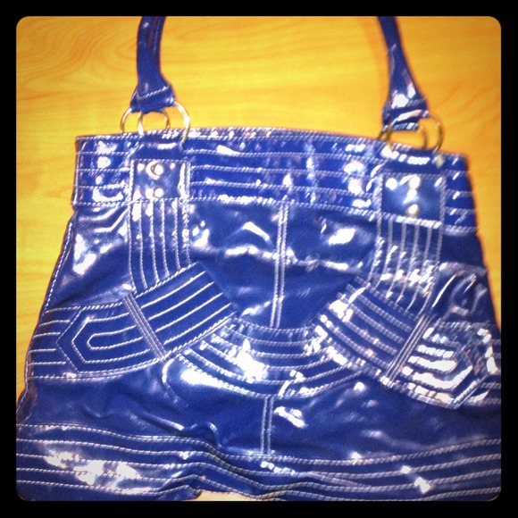 Blue patent leather purse 💙