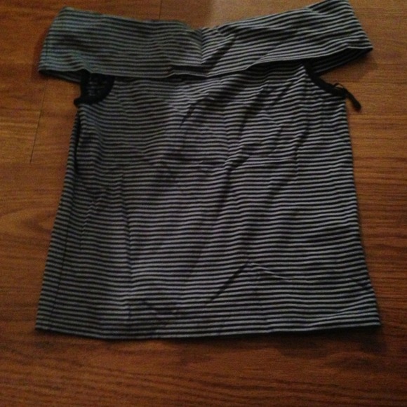 REDUCED Marc Jacobs off the shoulder stripped top - Picture 3 of 3