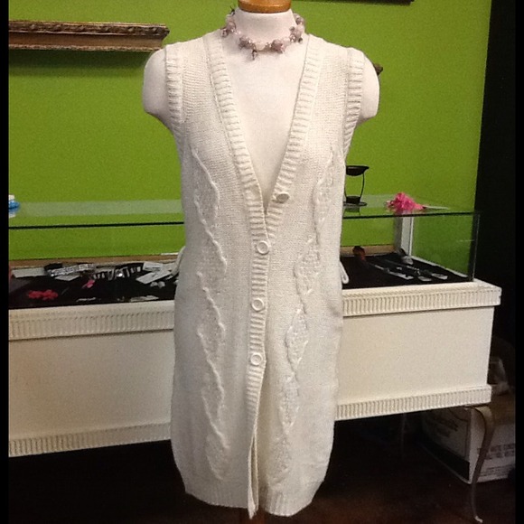 🎀SOLD🎀Long Designer Cable Sweater Vest, Med