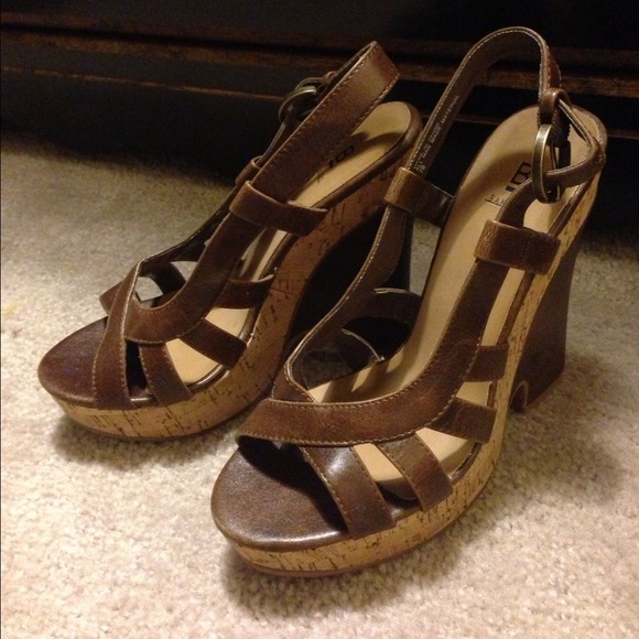 Bakers brown wedges