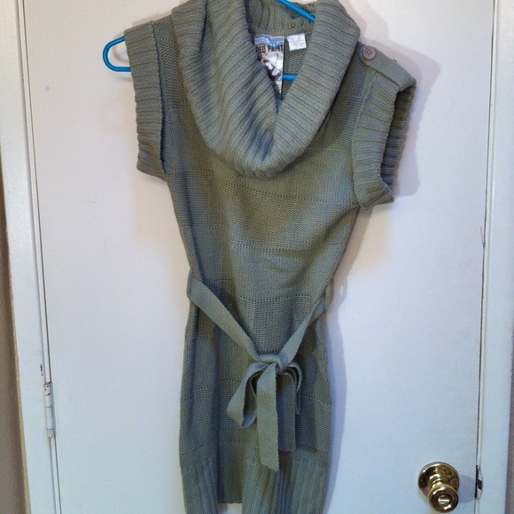 Cute green sweater dress belt included