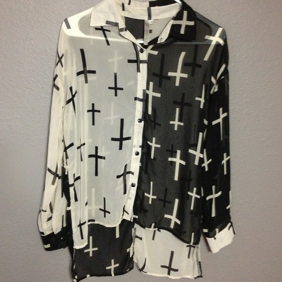 🔴Sold🔴bundle Two tone cross sheer blouse
