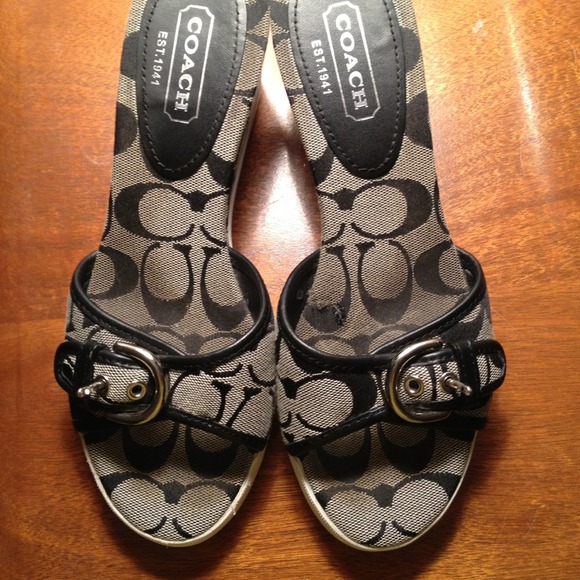 🚫 SOLD🚫 Coach wedges