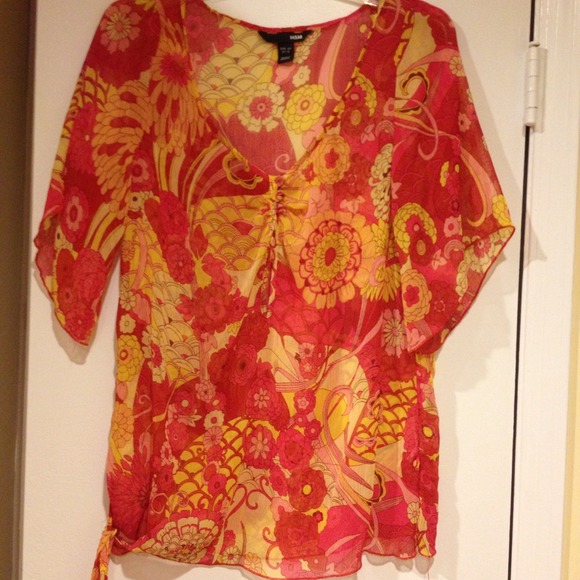 Floral top - Picture 1 of 1