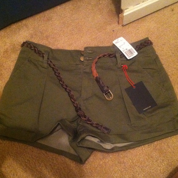 new forever 21 size 27 highwaist shorts TRADED