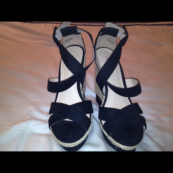 ***SOLD*** Aldo Wedges
