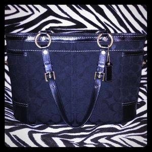 💯 Authentic Coach Signature Handbag