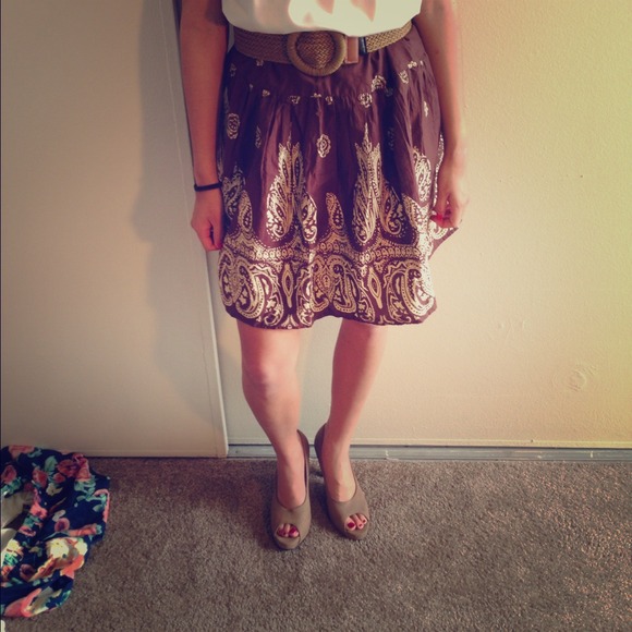 Brown skirt. - Picture 1 of 1