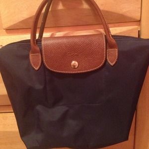Authentic Long champ le pilage - small navy!