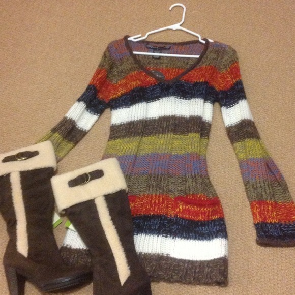 Dresses & Skirts - Sweater mini dress or tunic.