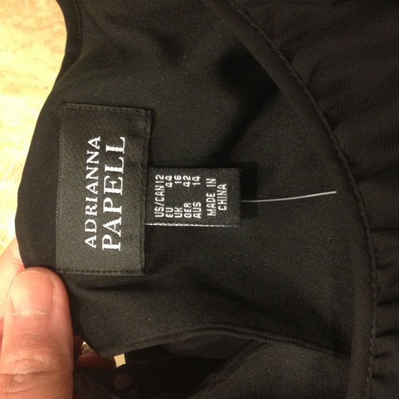 Gorgeous Adrianna Papell dress. New w/o tag - Picture 3 of 3