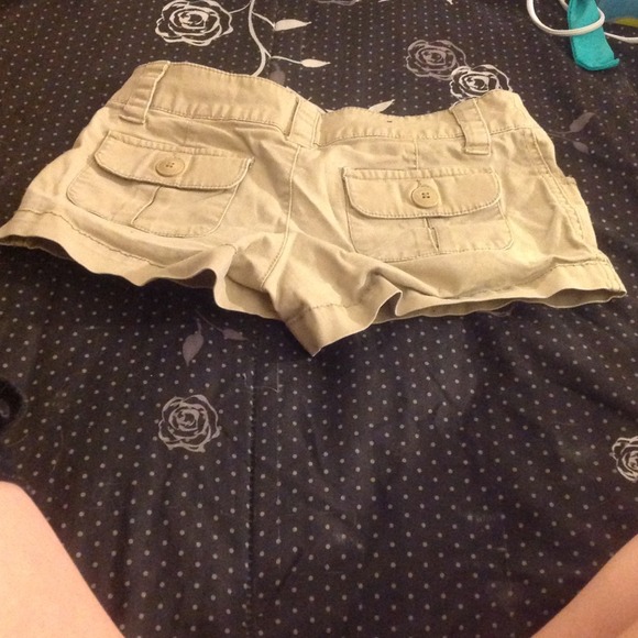 cute tan shorts - Picture 2 of 4