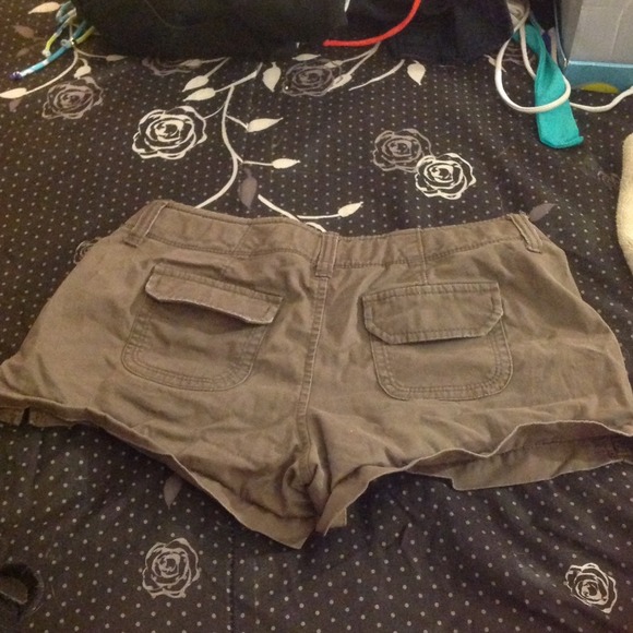 cute brown shorts - Picture 2 of 4