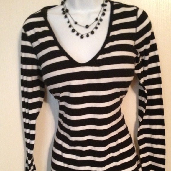 Express black and white long sleeve tee
