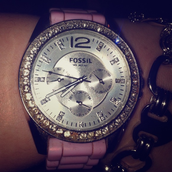 Light pink fossil watch