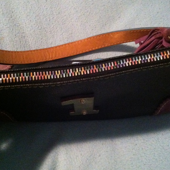 Lindsay Lohan dooney & Burke bag - Picture 3 of 4