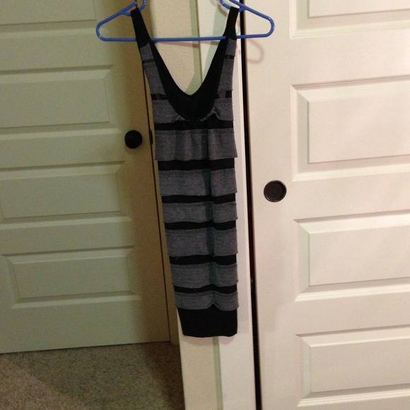 Very sexy ruffle tank (semi are thru)