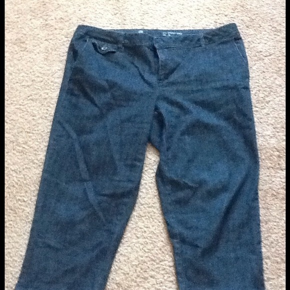 Liz Claiborne capris