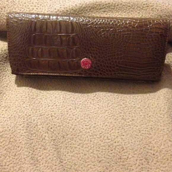 💢Reduced💢Issac Mizrahi Croc Clutch