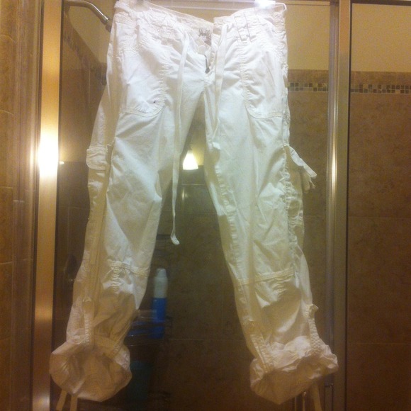 SOLD***White cargo from hollister.