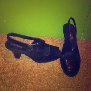 Size 10 comfortable aerosoles low heel shoe