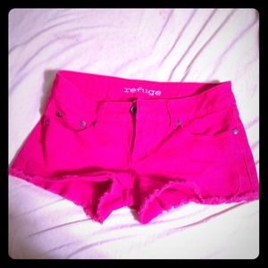 Pink jean shorts!!! So cute💕
