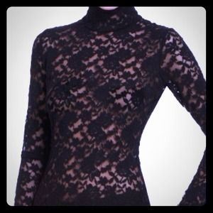 BCBG Long Sleeve Lace Top 😍