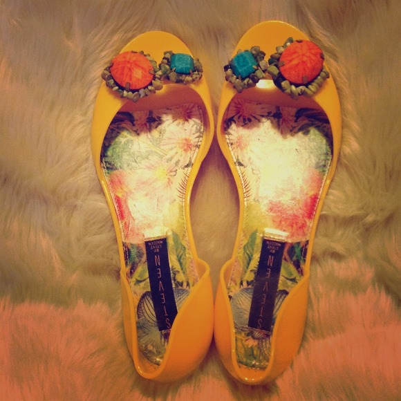 SOLD!!Steven by Steve Madden Jelly Jeweled Sandals
