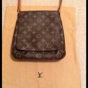 REDUCED***AUTHENTIC-Louis Vuitton Monogram Salsa