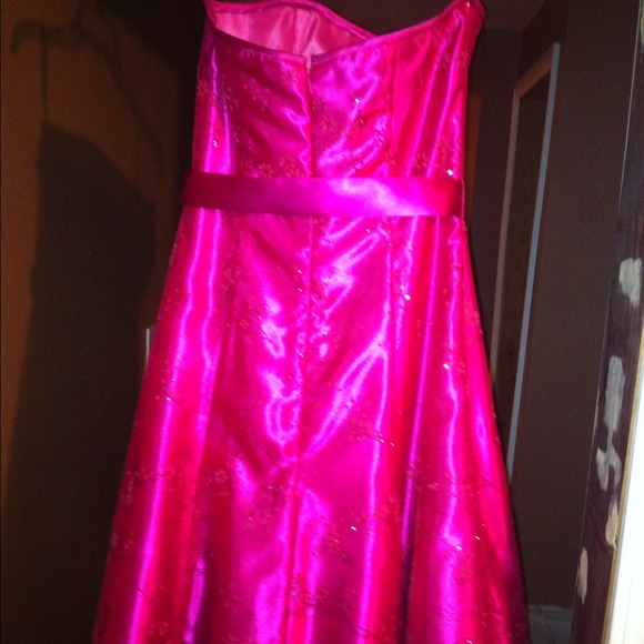 Pink sequined formal dress - Picture 2 of 2
