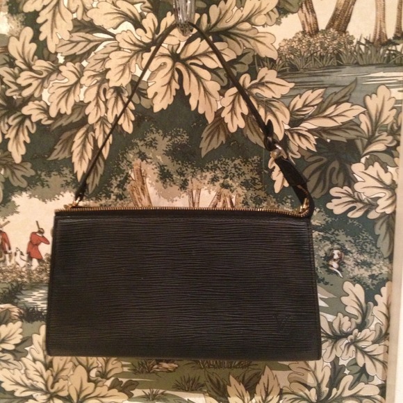 LV Epi POUCHETTE