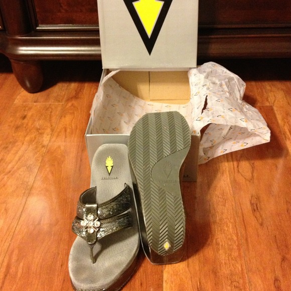 Volatile; Blast in pewter; size 9