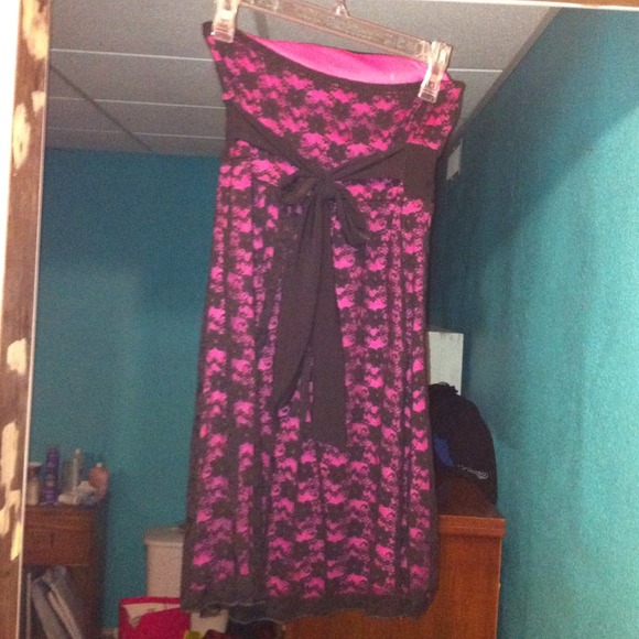 black and pink floralish dress - Picture 2 of 2