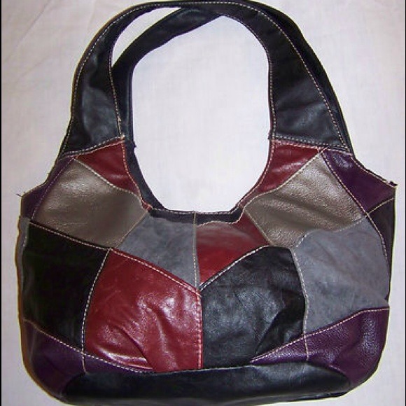 Mondo shoulder bag.